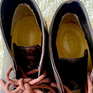 Mans UGG shoes, Brown leather.